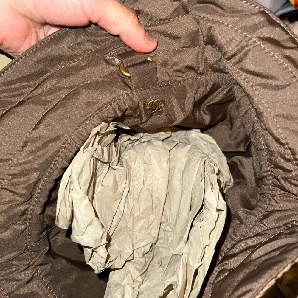 Authentic Gucci bucket hat - Picture 6 of 9